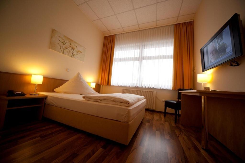 Hotel Zur Rebe Hochheim am Main Quarto foto